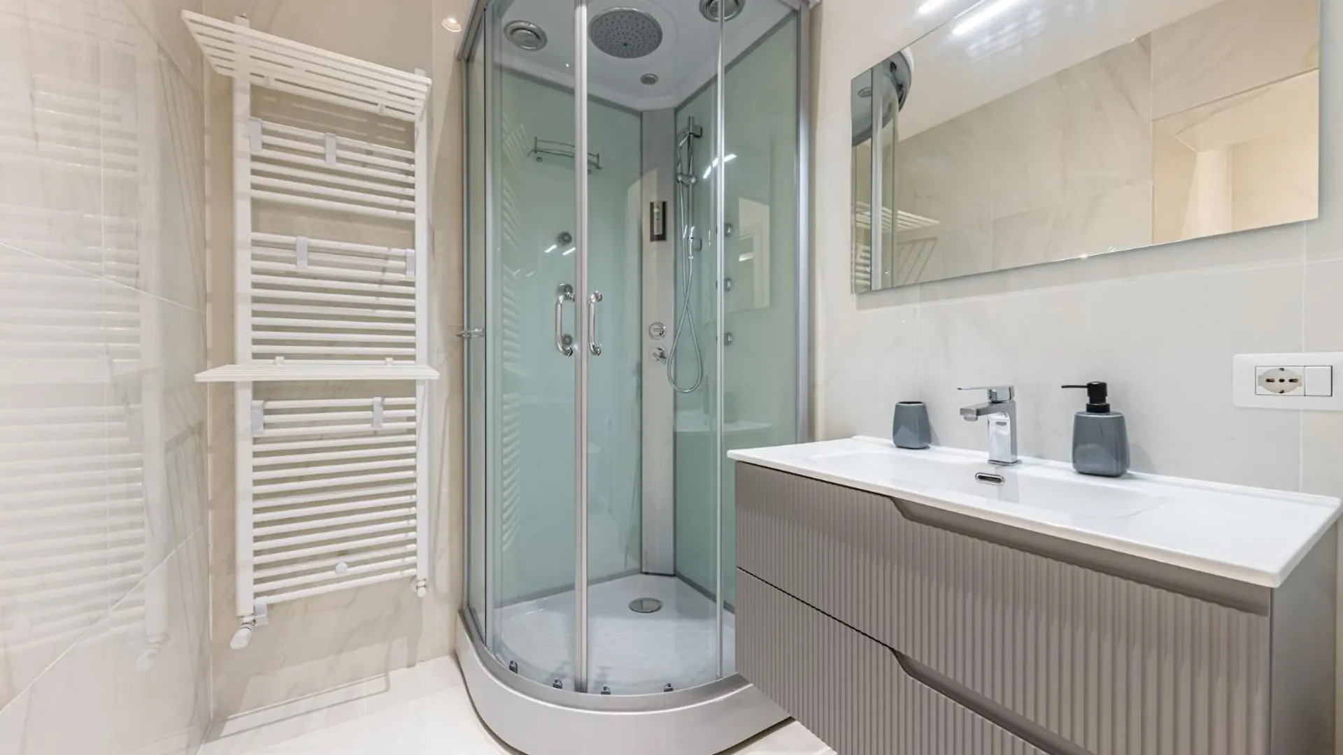 2 Bedroom Apartment - Chinatown Milano Italien
