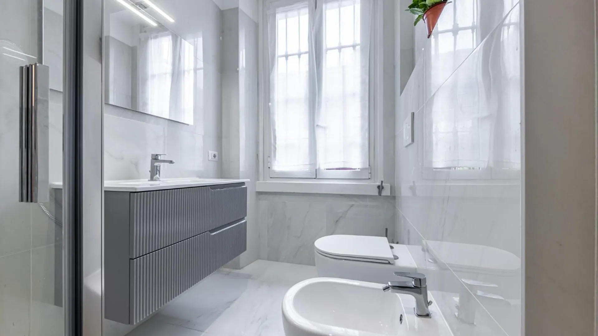 2 Bedroom Apartment - Chinatown Milan