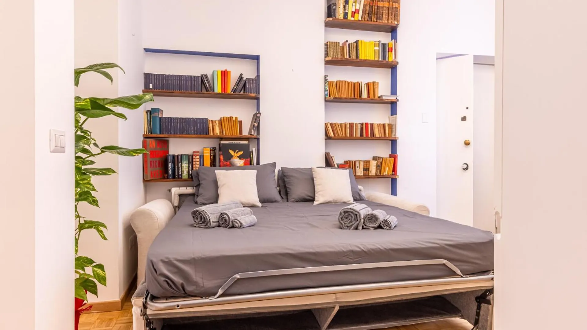 2 Bedroom Apartment - Chinatown Milan