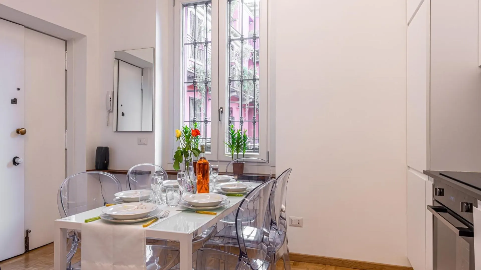 2 Bedroom Apartment - Chinatown Milan