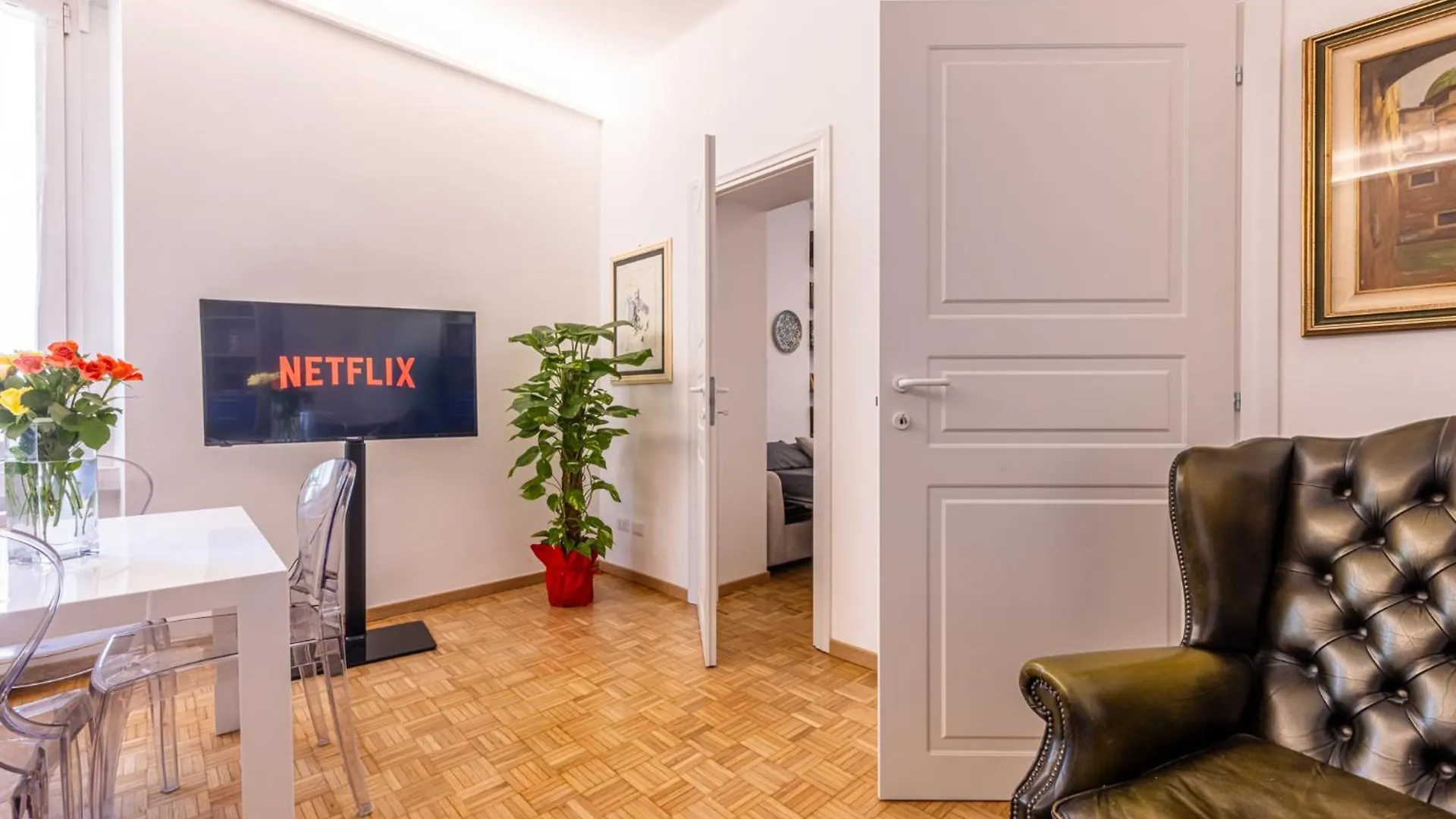 2 Bedroom Apartment - Chinatown Milan 0*,